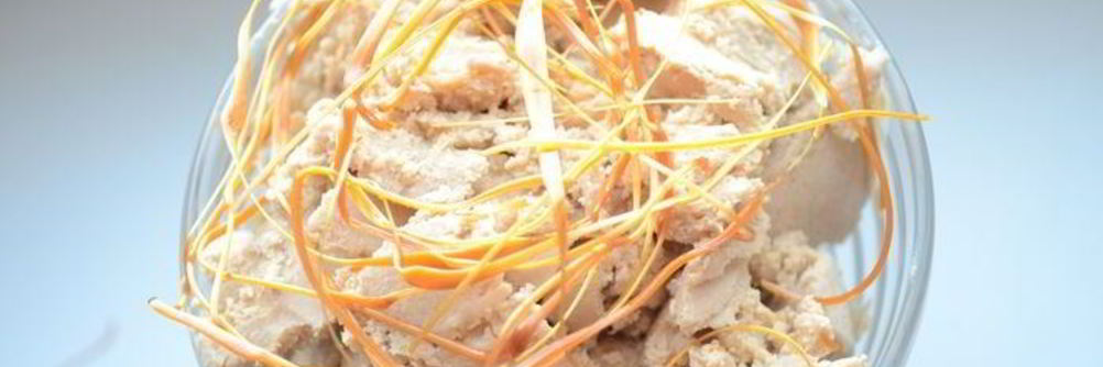 Мороженое с карамелью