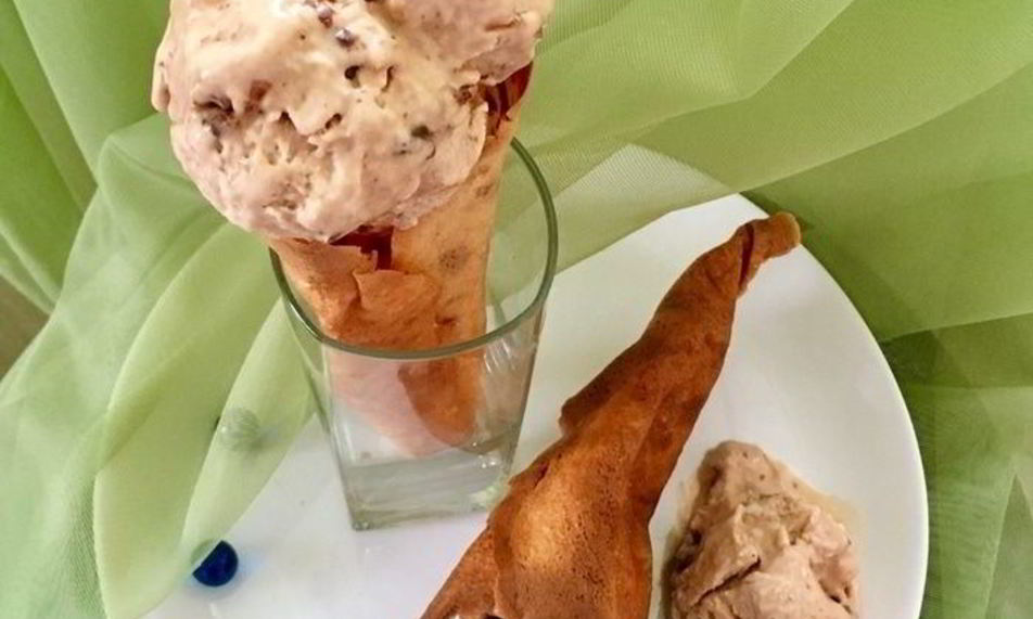 Рецепт мороженое с шоколадным пралине в блинных рожках