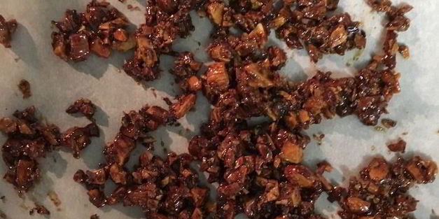 мороженое с шоколадным пралине в блинных рожках