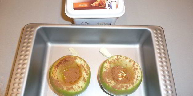 печеные яблоки с пломбиром