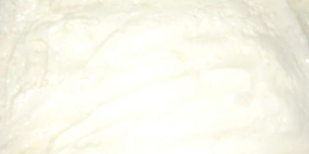 сливочно-клубничное мороженое