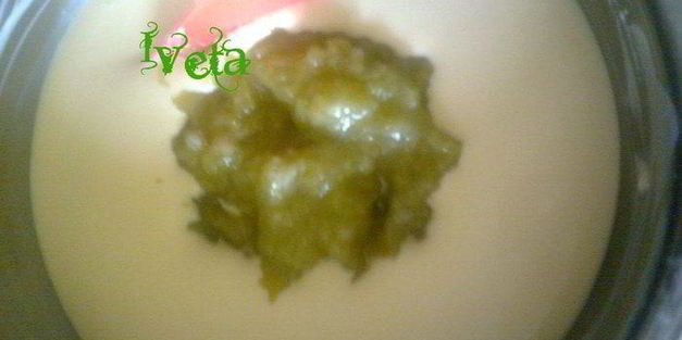 сливочно-ревеневое мороженое