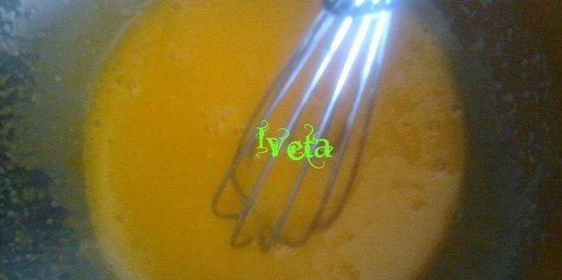 сливочно-ревеневое мороженое