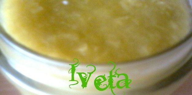 сливочно-ревеневое мороженое