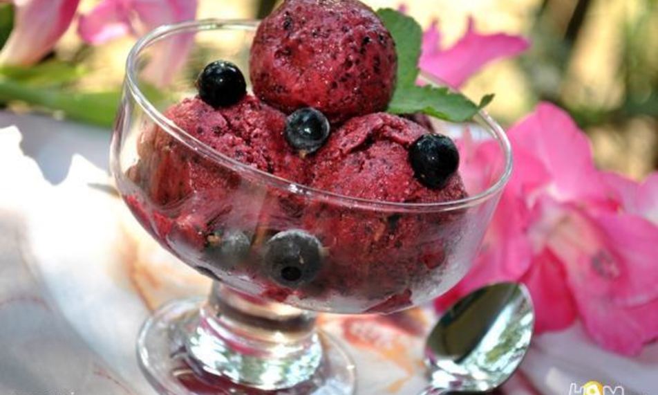 Рецепт смородиново-йогуртовое мороженое диетическое