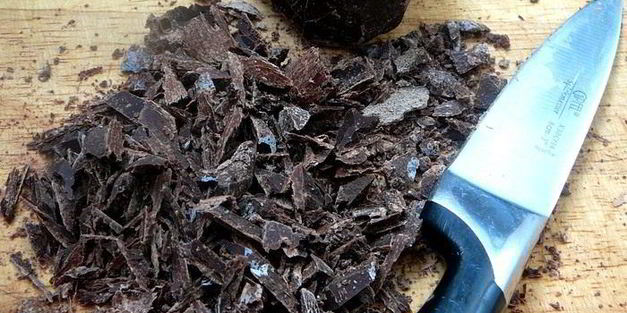 вишневое мороженое с шоколадной стружкой