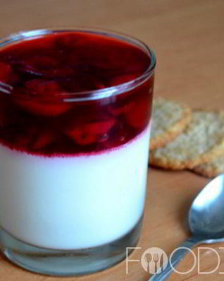 Панна-котта с вишней