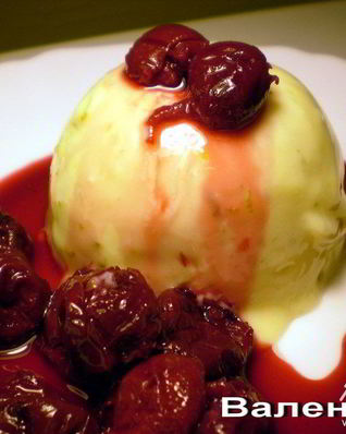 Панна котта с вишневым соусом