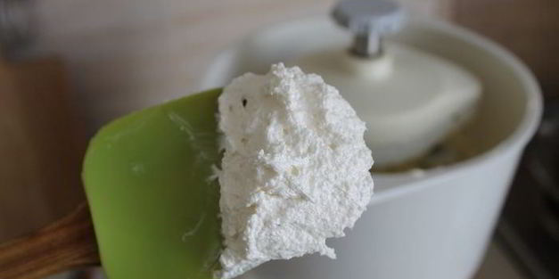 кулич праздничный