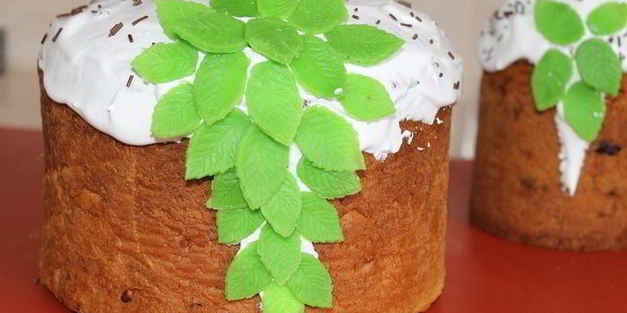 кулич праздничный