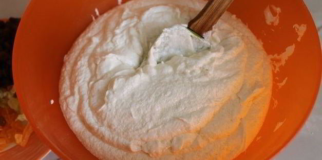 кулич праздничный