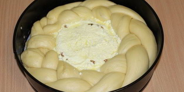 кулич с творожной начинкой