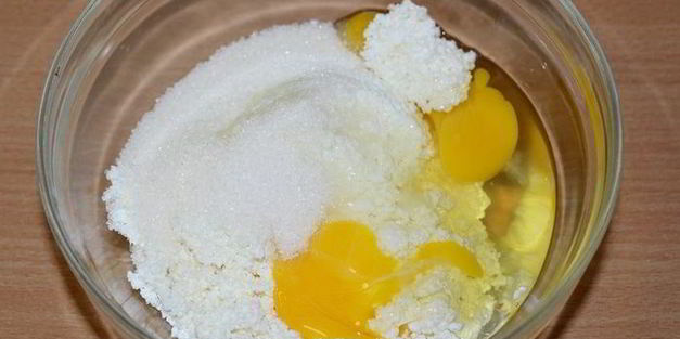 кулич с творожной начинкой