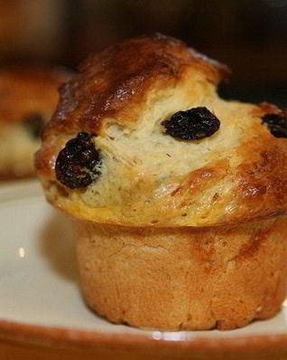 Куличи с цукатами и изюмом