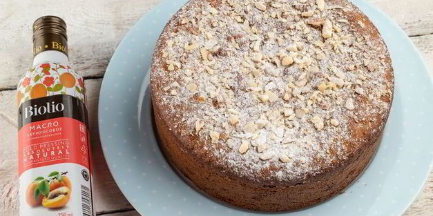 пасхальный кулич с миндалем и изюмом