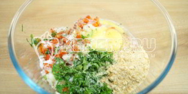 пасхальные мясные колечки с яйцом