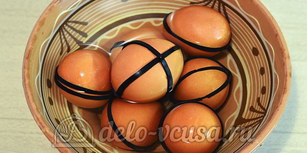 пасхальные яйца в полоску