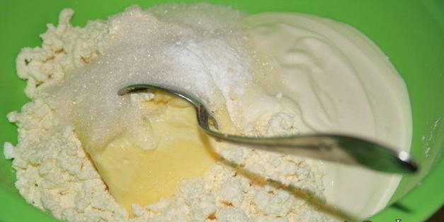 сырая творожная пасха с цукатами и вяленой вишней