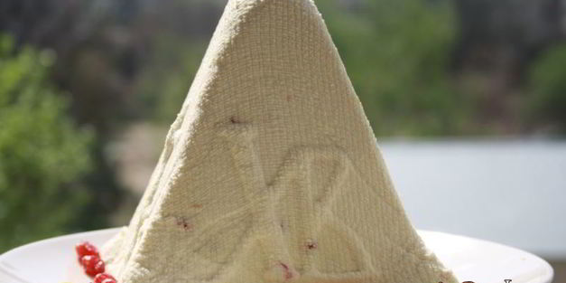 сырая творожная пасха с цукатами и вяленой вишней