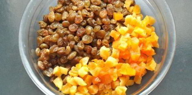 творожная пасха с изюмом и курагой