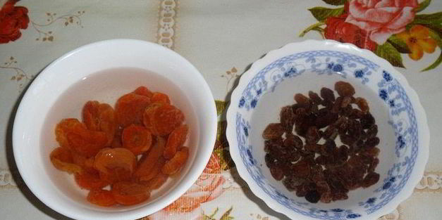 ванильный кулич с сухофруктами