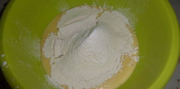 ванильный кулич с сухофруктами