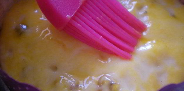 ванильный пасхальный кулич с изюмом, миндалем и кардамоном