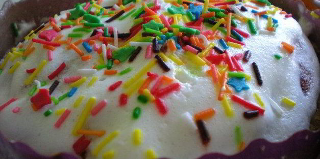 ванильный пасхальный кулич с изюмом, миндалем и кардамоном