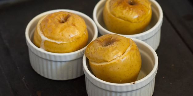 печеные яблоки с творогом в духовке