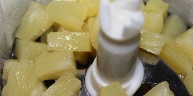 шоколадно-ананасовый десерт с меренгами