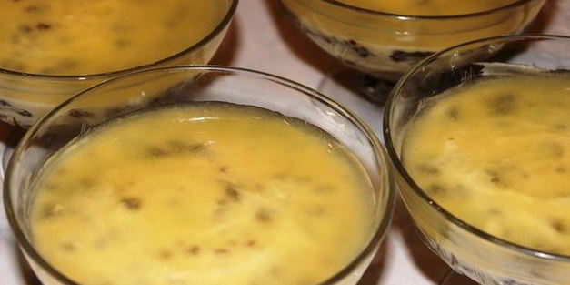 шоколадно-ананасовый десерт с меренгами