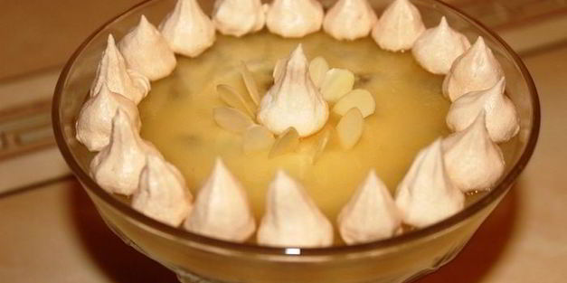 шоколадно-ананасовый десерт с меренгами