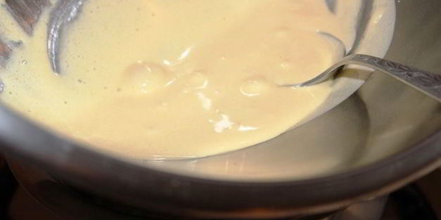 шоколадно-ананасовый десерт с меренгами