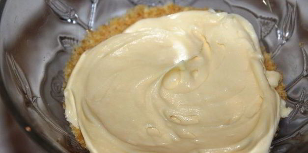 шоколадно-ананасовый десерт с меренгами