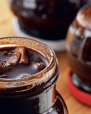 Шоколадный конфитюр с ананасами