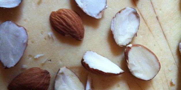 шоколадный татэн с грушей и миндалем