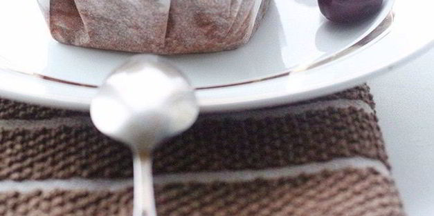 шоколадные мини-кейки с черешней