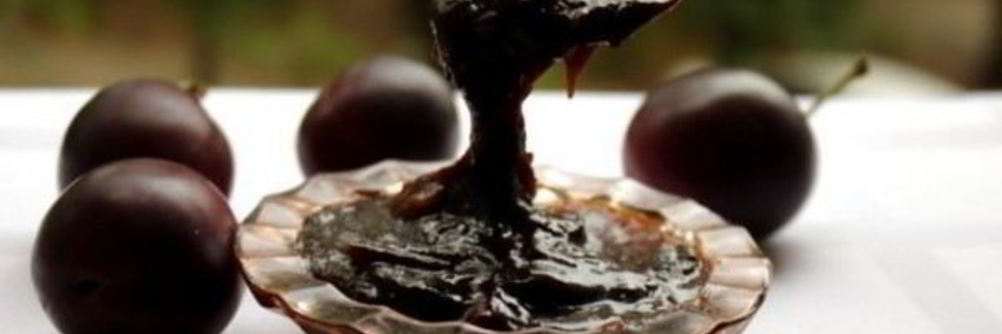 Слива в шоколаде