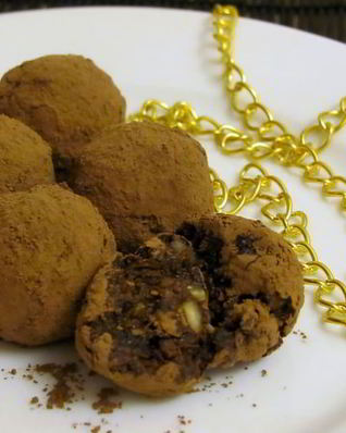 Трюфели с черносливом и орехами
