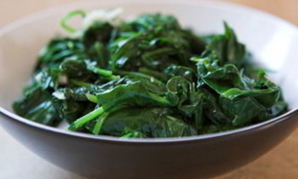 Рецепт гарнир из шпината с яйцом