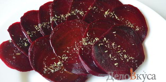 гарнир из вареной свеклы с заправкой из горчицы, бальзамического уксуса и оливкового масла