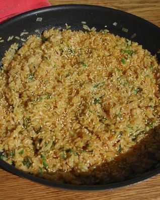 Бурый рис с кунжутом