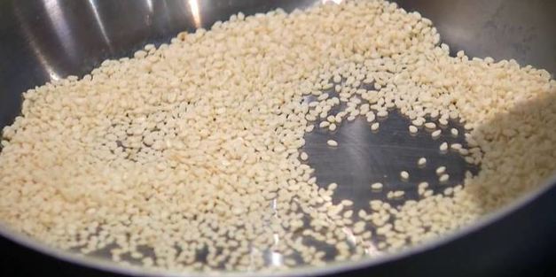 бурый рис с кунжутом