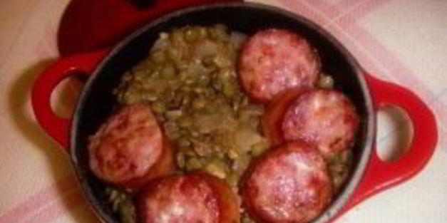 чечевица с колбасой