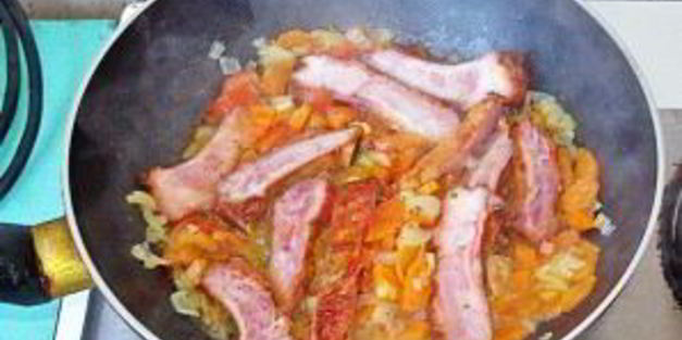 чечевица с копчеными ребрышками