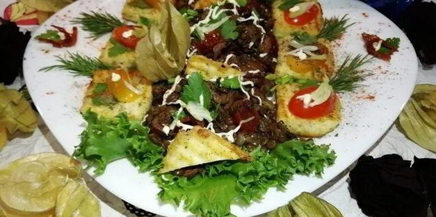 чечевица с лисичками и жареным адыгейским сыром