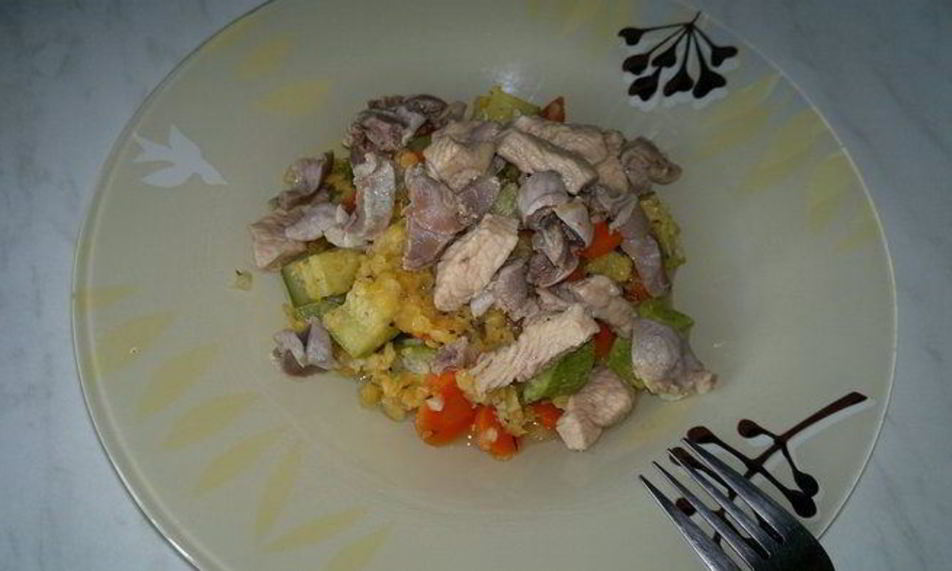 Рецепт чечевица с овощами и чесноком, желудки и грудка индейки
