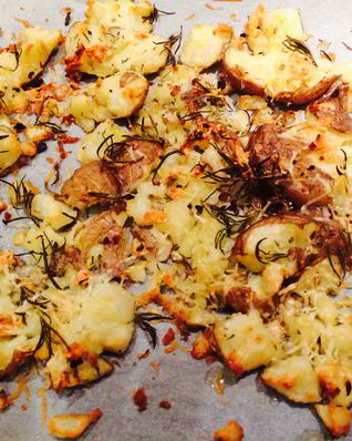 Давленый острый картофель по-австралийски