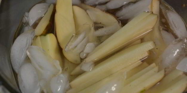 картофель фри с пряным кетчупом