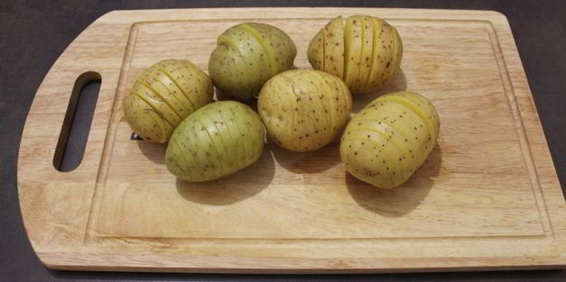 картофель гармошкой с салом